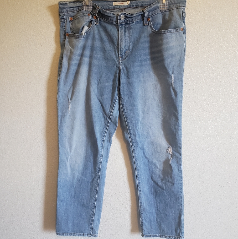 Levi Strauss boyfriend jeans
